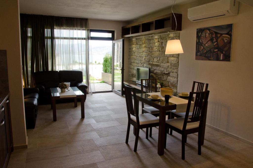 Rocca Resort Glavatartsi Buitenkant foto